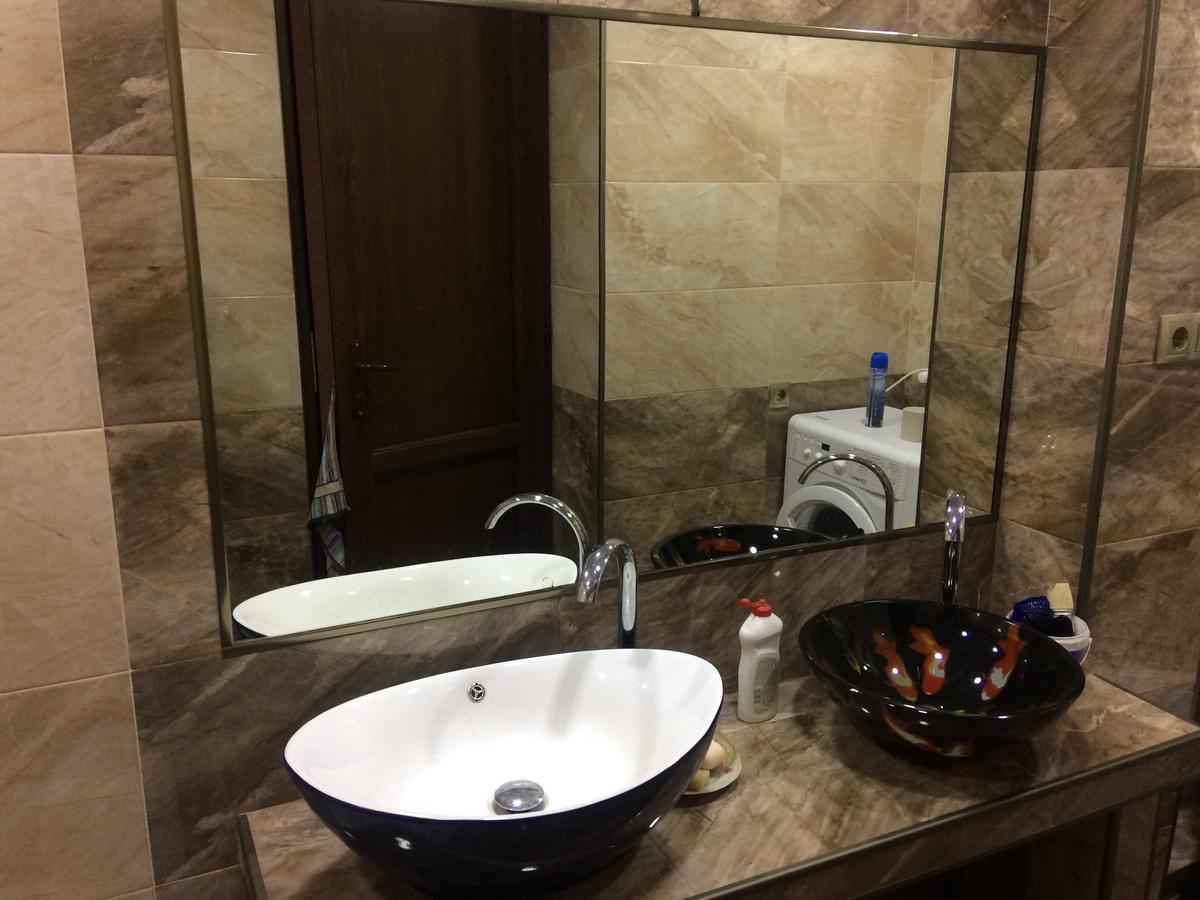 Vip Apartment At Gamrekeli Str 1 Tbilisi Bagian luar foto
