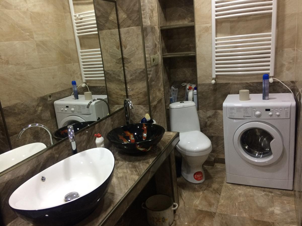 Vip Apartment At Gamrekeli Str 1 Tbilisi Bagian luar foto